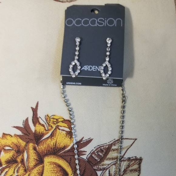 Costume Jewlery Necklace and Earrings Set with Tag - Picture 2 of 4